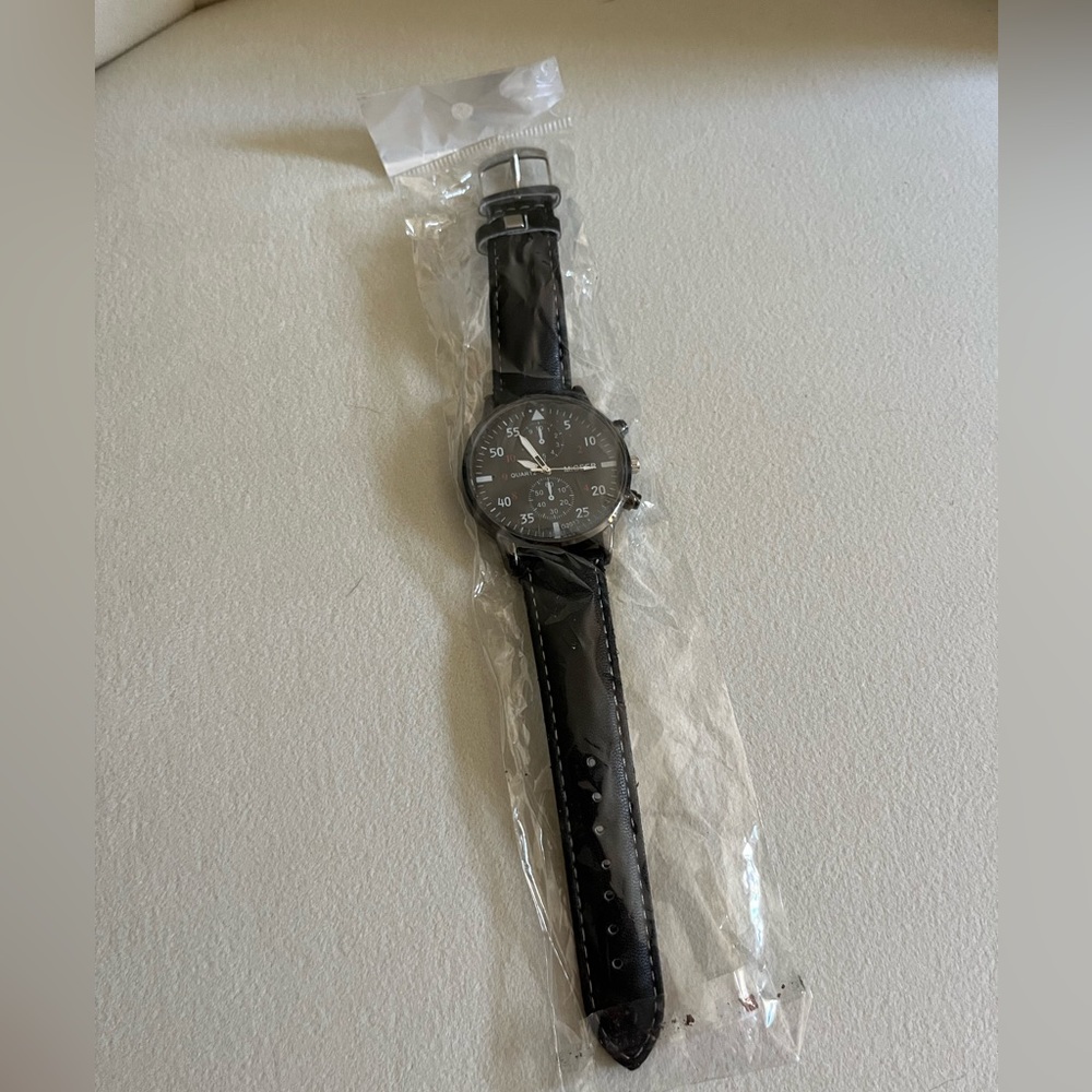 MIgeer black quartz mens wrist watch